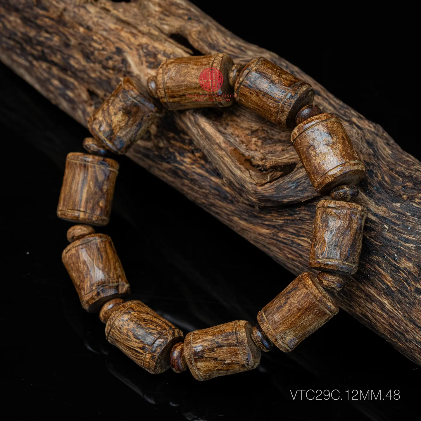 Vòng tay gỗ Trầm Hương rục chìm dạng trúc tự nhiên Hiếm (16,6g) 