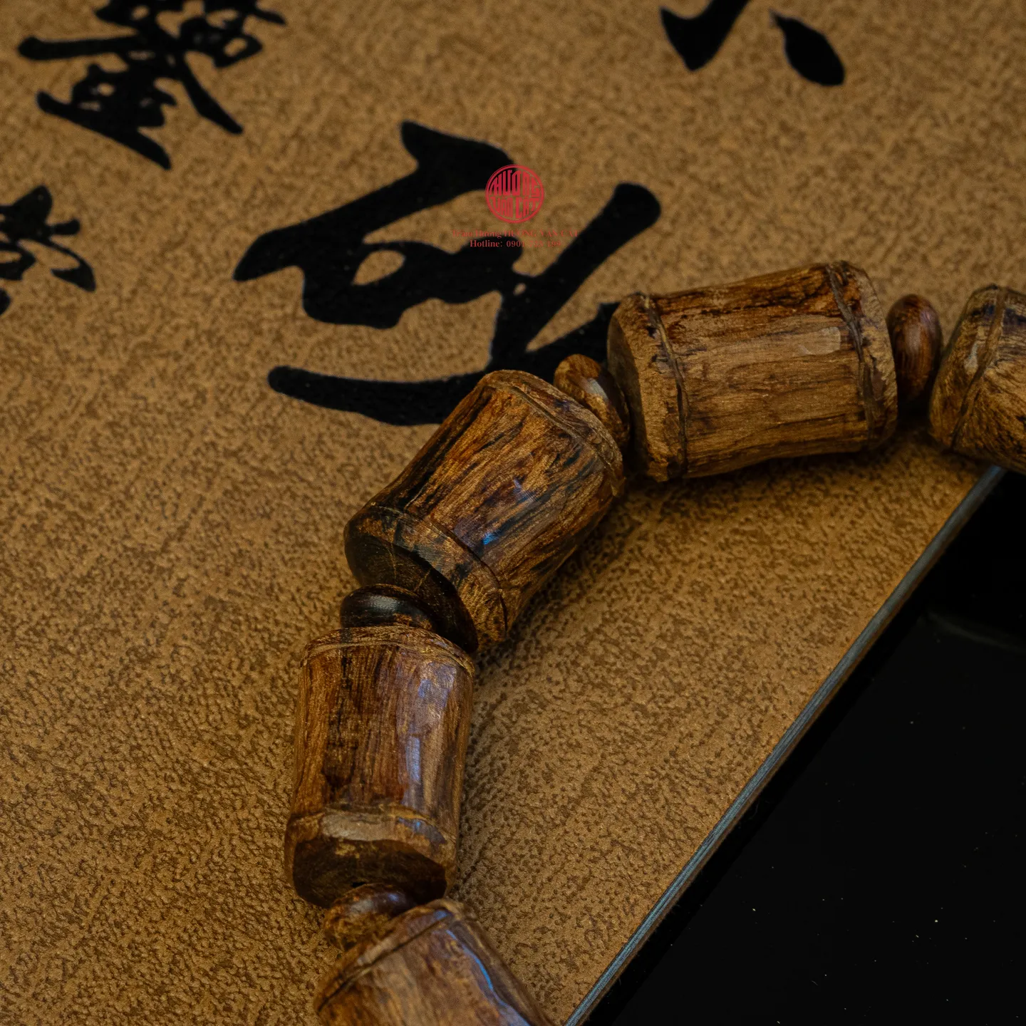 Vòng tay gỗ Trầm Hương rục chìm dạng trúc tự nhiên Hiếm (16,6g) 